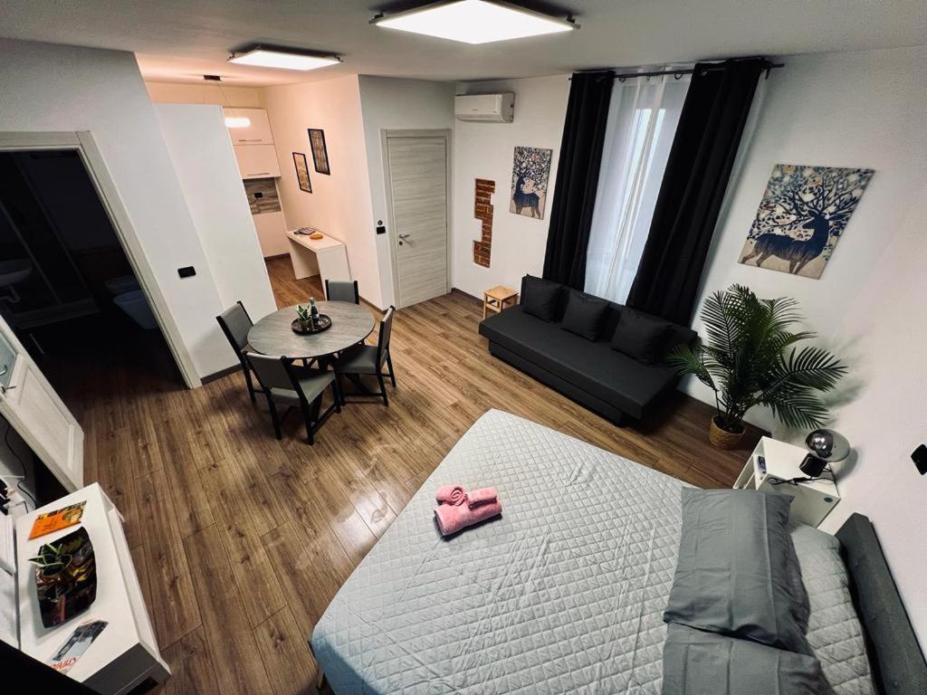 Regis B&B Appartamenti Centro Storico Chivasso Ngoại thất bức ảnh
